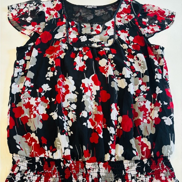 Apt. 9 Black and Red Floral Top - Picture 1 of 8